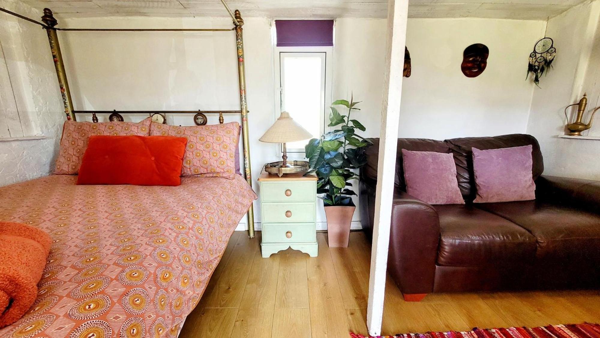Treguth Glamping Unique Experience - Themed Huts Hotel Saint Day ภายนอก รูปภาพ