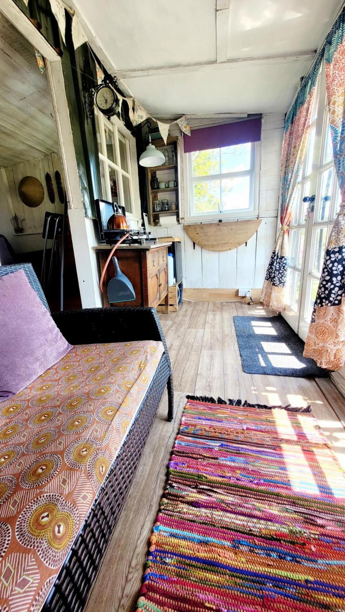 Treguth Glamping Unique Experience - Themed Huts Hotel Saint Day ภายนอก รูปภาพ
