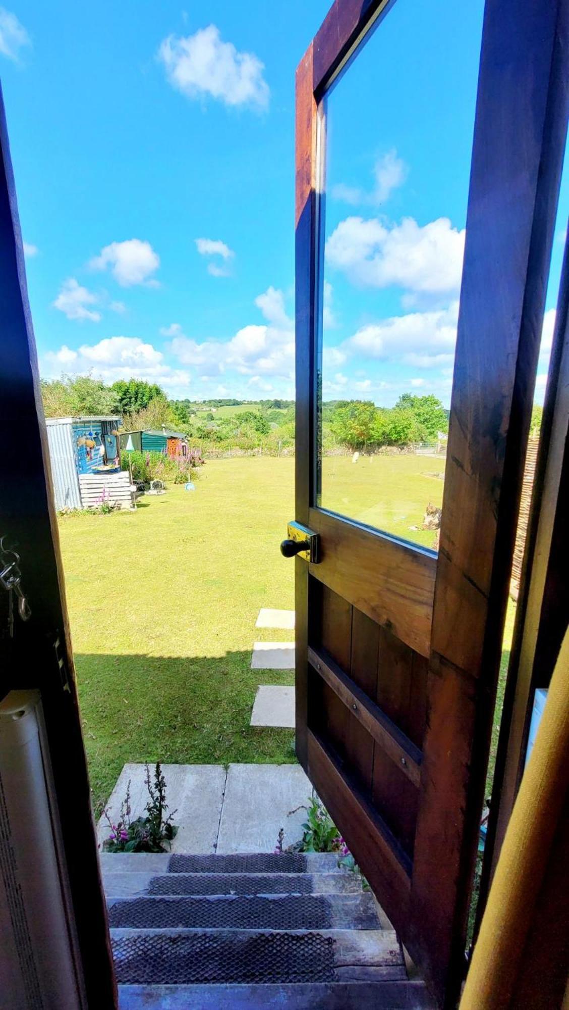 Treguth Glamping Unique Experience - Themed Huts Hotel Saint Day ภายนอก รูปภาพ