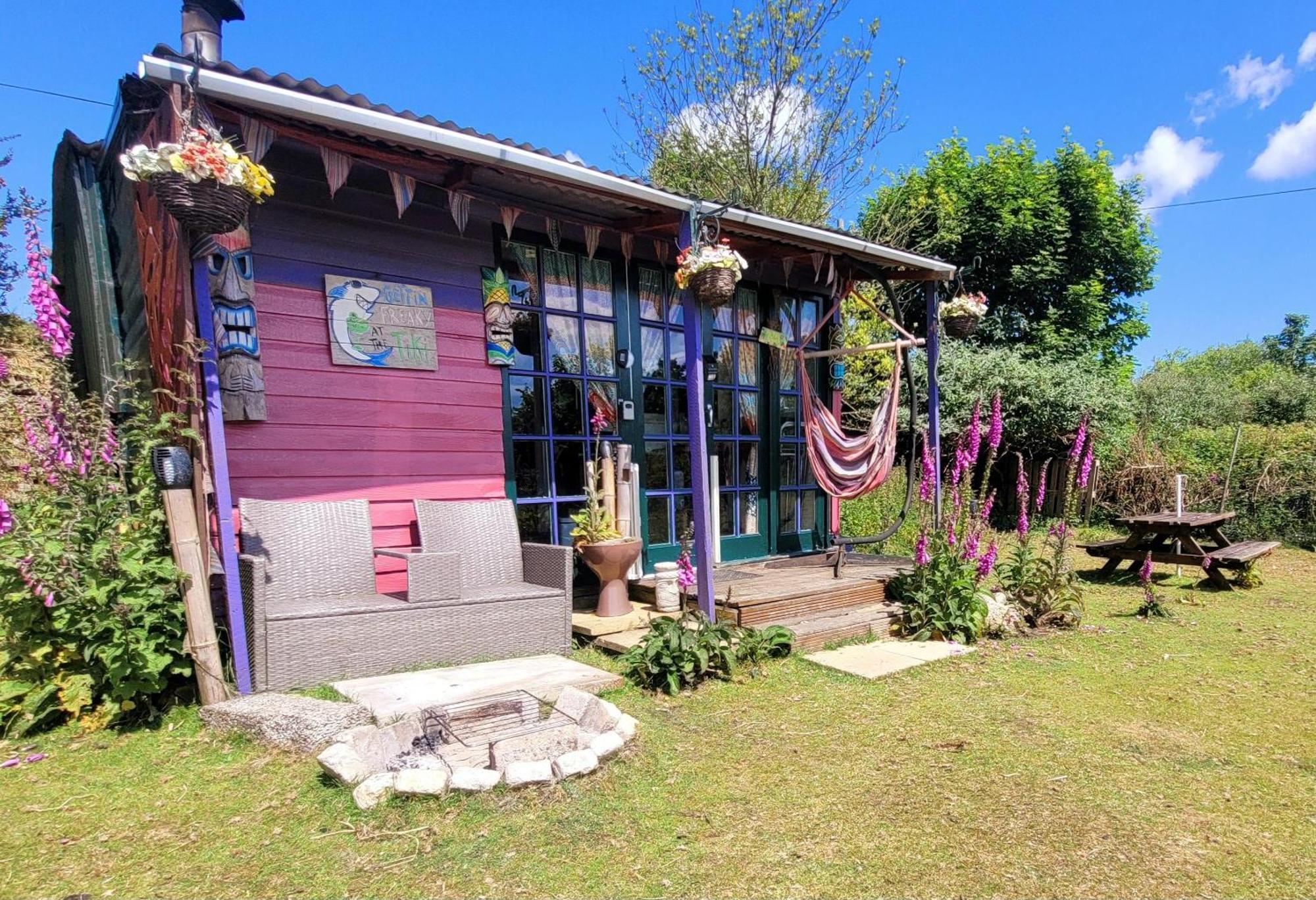 Treguth Glamping Unique Experience - Themed Huts Hotel Saint Day ภายนอก รูปภาพ
